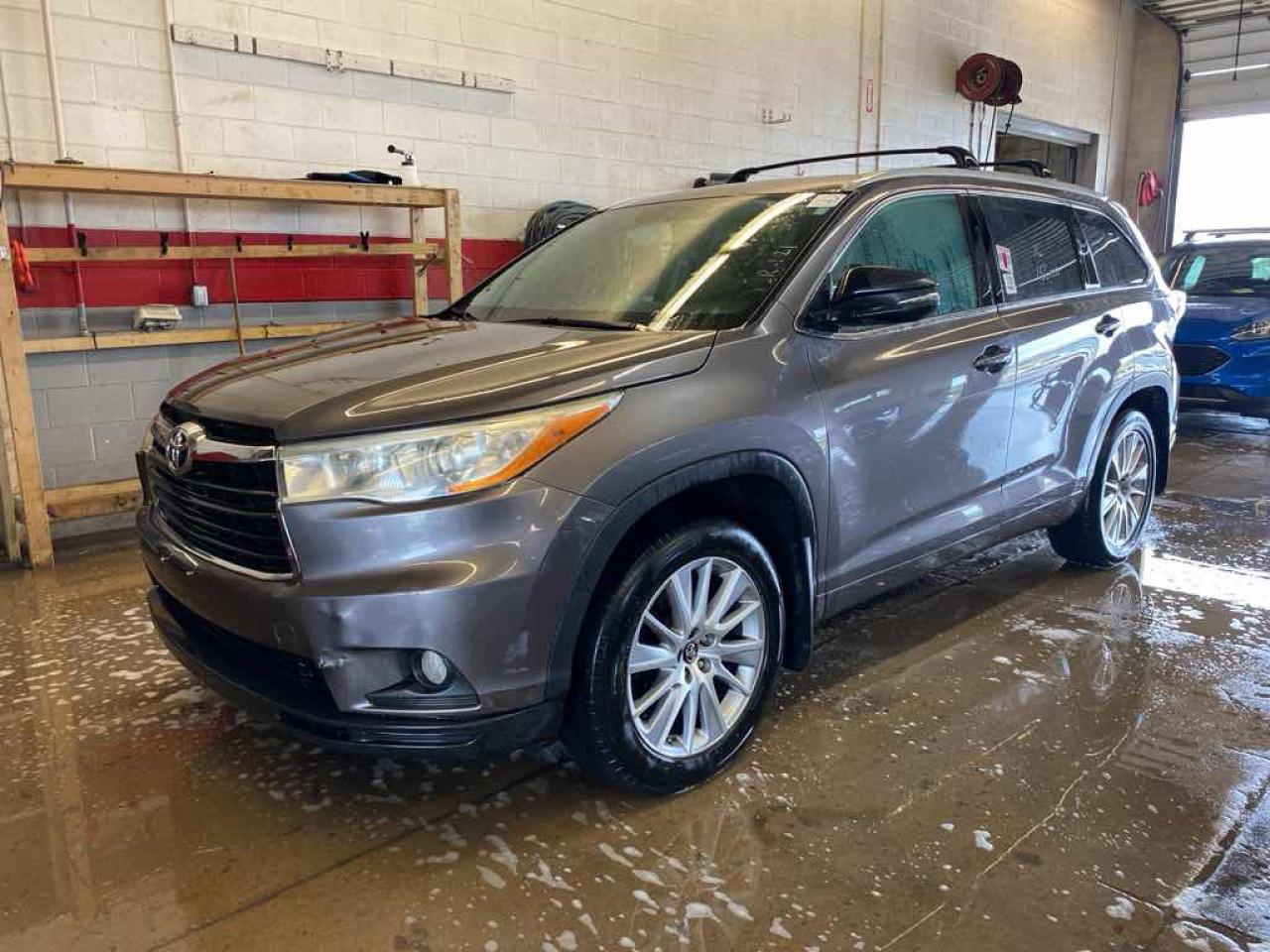 Used 2016 Toyota Highlander XLE for sale in Innisfil, ON