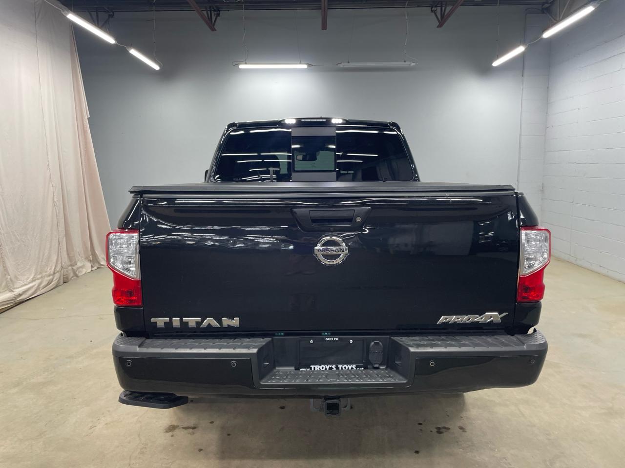 2019 Nissan Titan Pro-4X Photo5