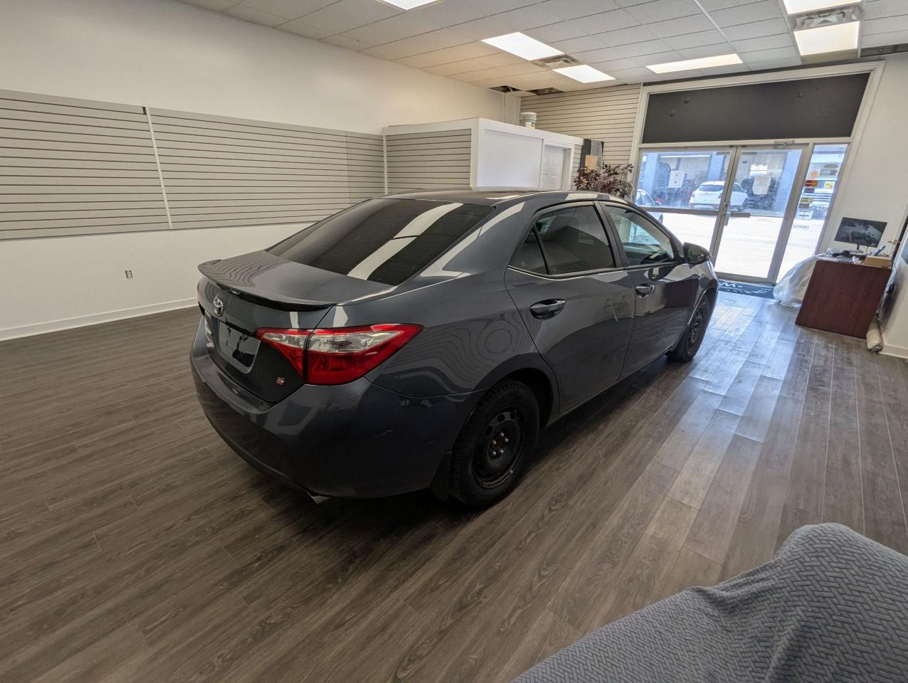 2015 Toyota Corolla S - Photo #5