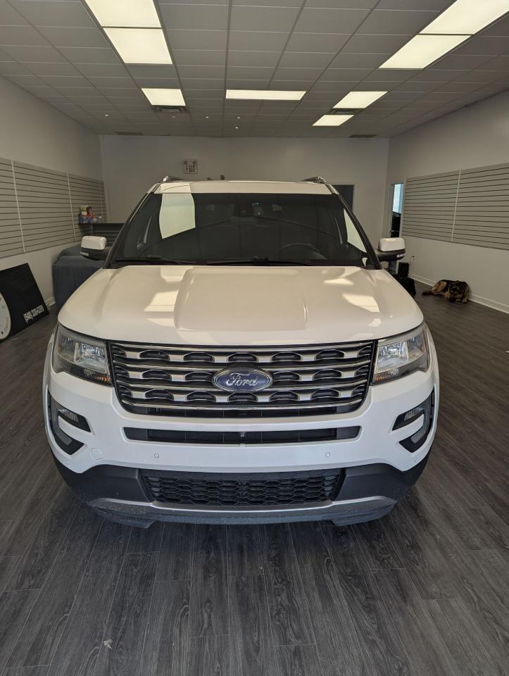 2017 Ford Explorer LIMITED l Clean Carfax l No Accidents l 7 seater - Photo #2