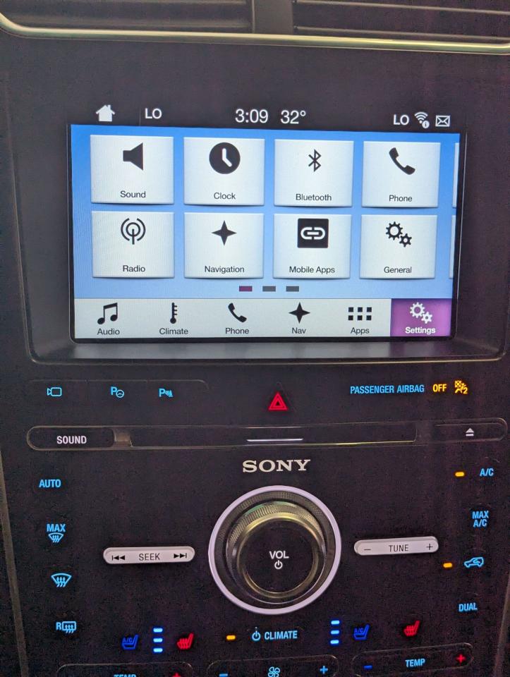 2017 Ford Explorer LIMITED l Clean Carfax l No Accidents l 7 seater - Photo #15