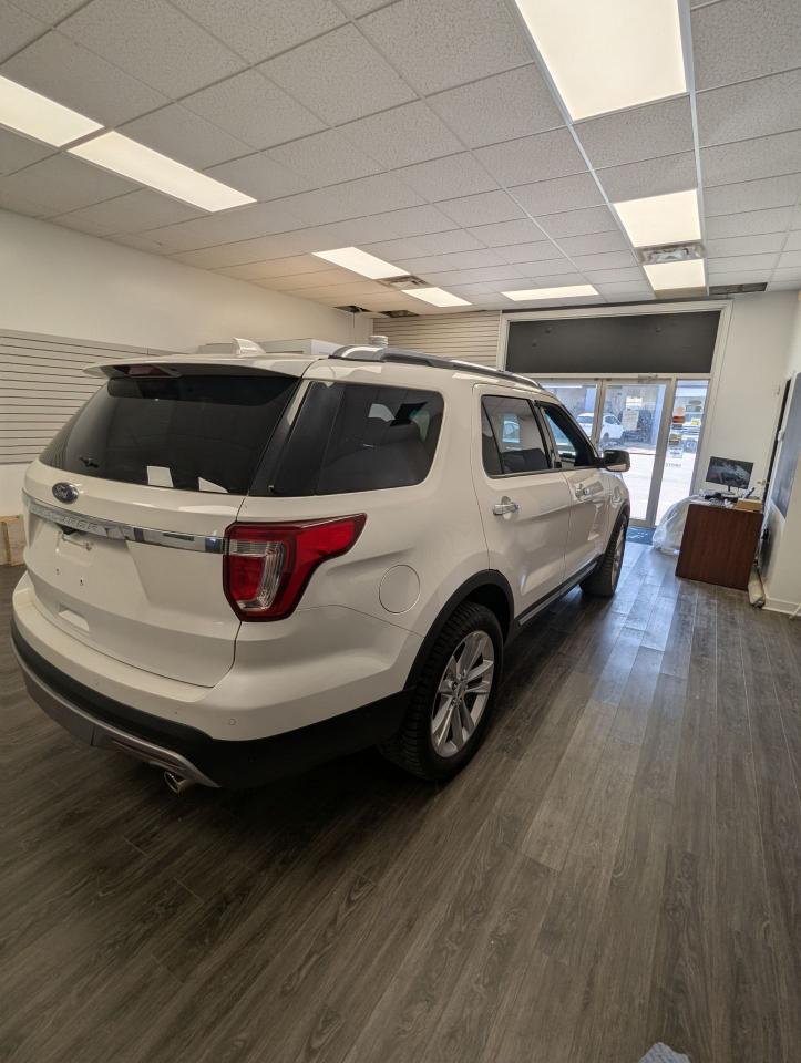 2017 Ford Explorer LIMITED l Clean Carfax l No Accidents l 7 seater - Photo #5