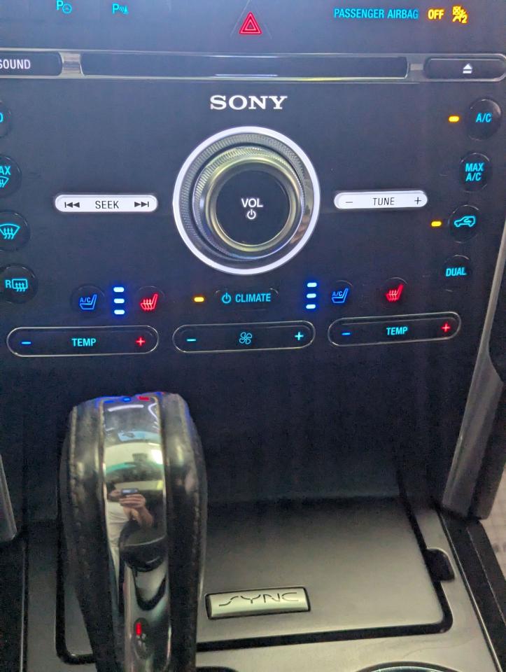 2017 Ford Explorer LIMITED l Clean Carfax l No Accidents l 7 seater - Photo #18