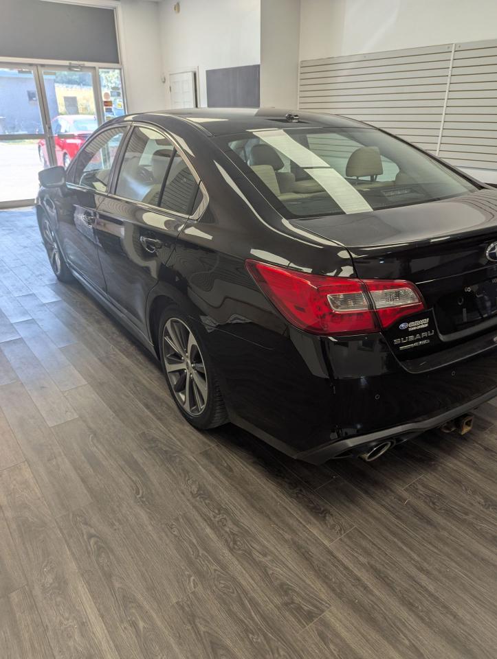 2018 Subaru Legacy LIMITED - Photo #8