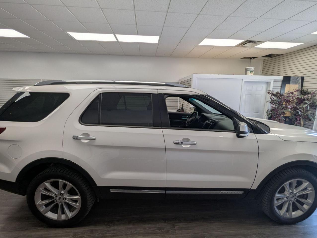 2017 Ford Explorer LIMITED l Clean Carfax l No Accidents l 7 seater