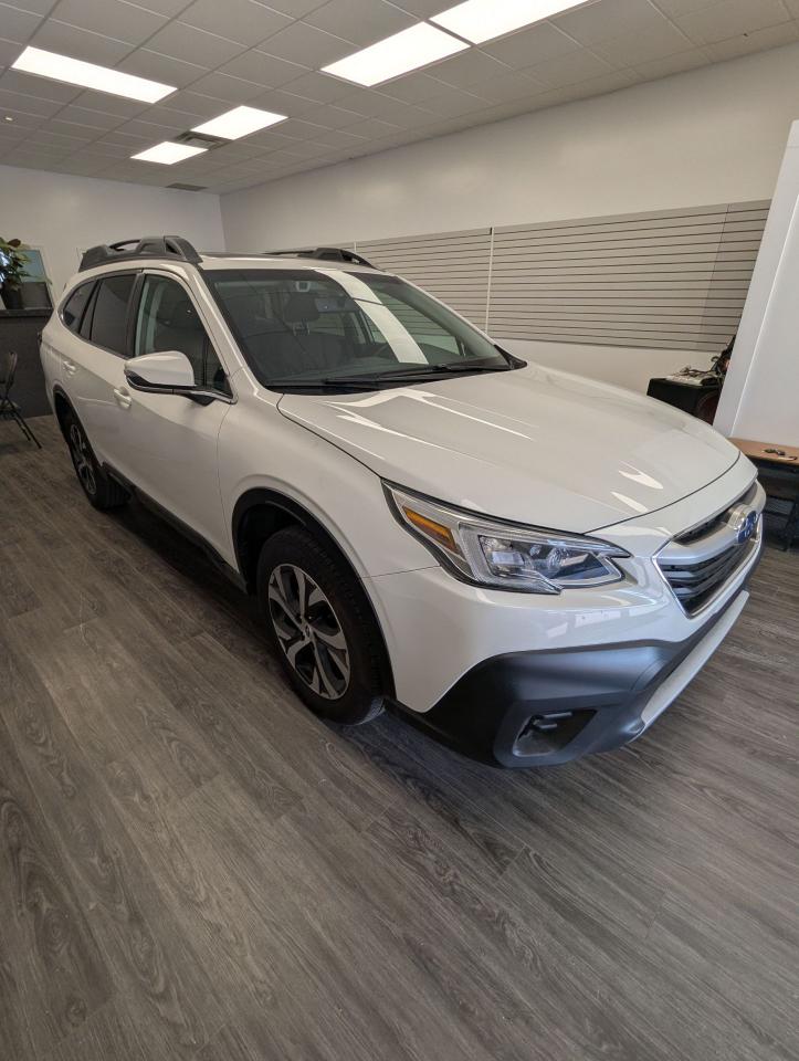 2022 Subaru Outback LIMITED - Photo #3