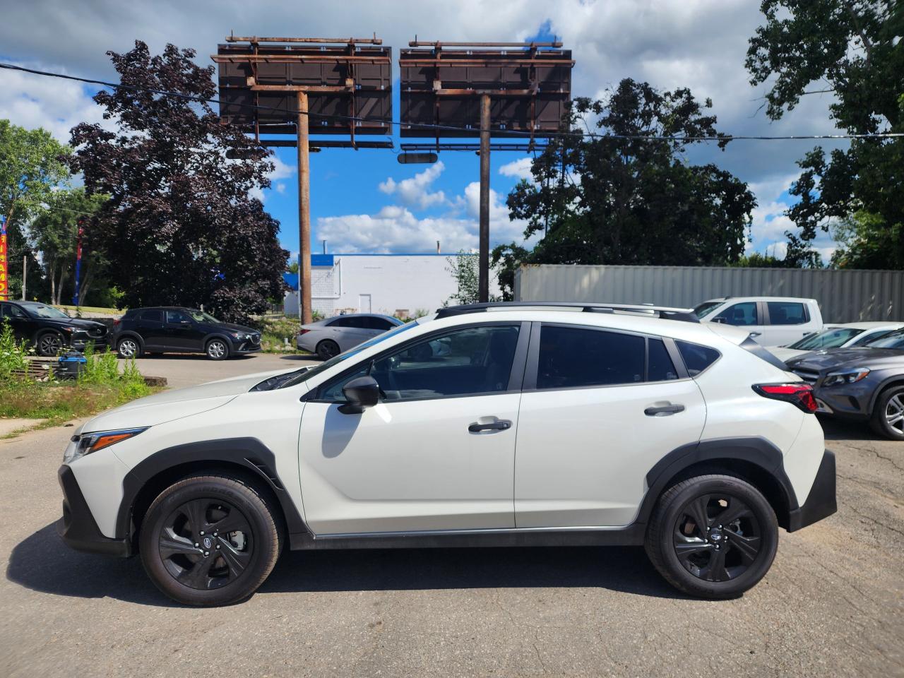 2025 Subaru Crosstrek Convenience l Low KM l Like New l Mint Condition Photo4