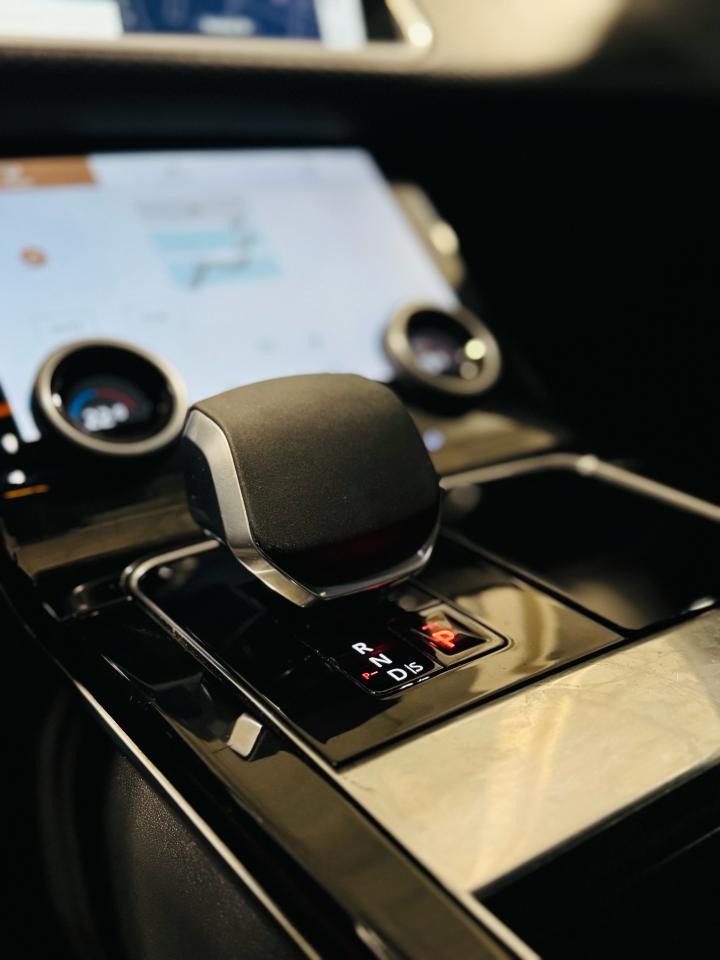 2023 Land Rover Range Rover Velar P340 R-Dynamic S - Photo #11
