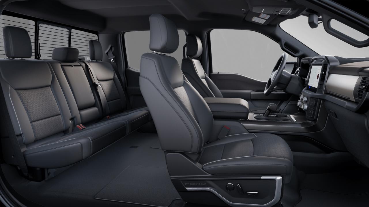 2025 Ford F-150 Lariat 4WD SuperCrew 5.5' Box Photo5