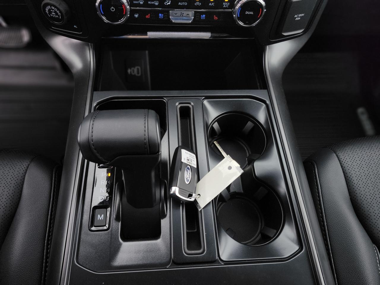 2025 Ford F-150 Lariat 4WD SuperCrew 5.5' Box Photo5