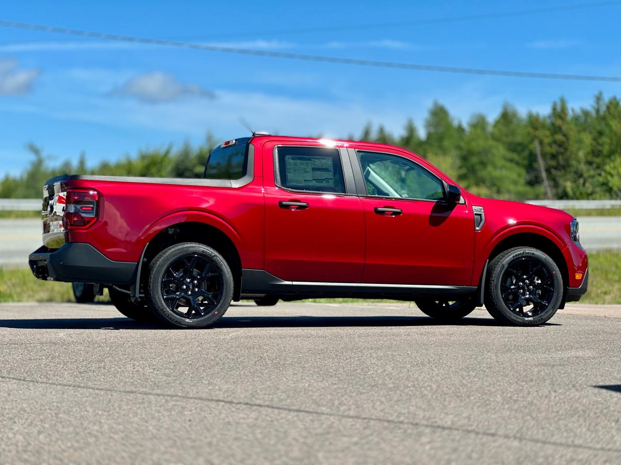 2025 Ford Maverick XLT AWD SuperCrew Photo5