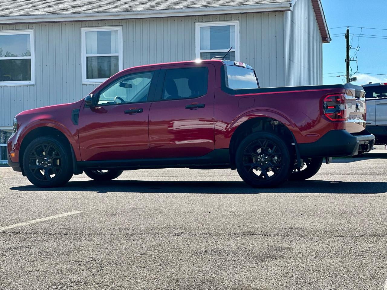 2025 Ford Maverick XLT AWD SuperCrew Photo3