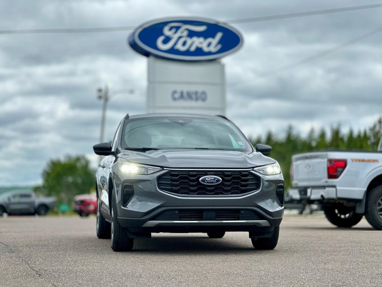 2025 Ford Escape ST-Line AWD Photo1