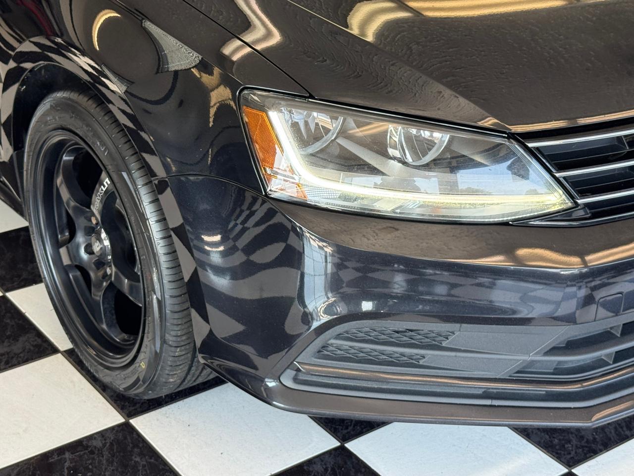 2017 Volkswagen Jetta 1.4 TSI Wolfsburg+New Tires+Brakes+CLEAN CARFAX Photo101