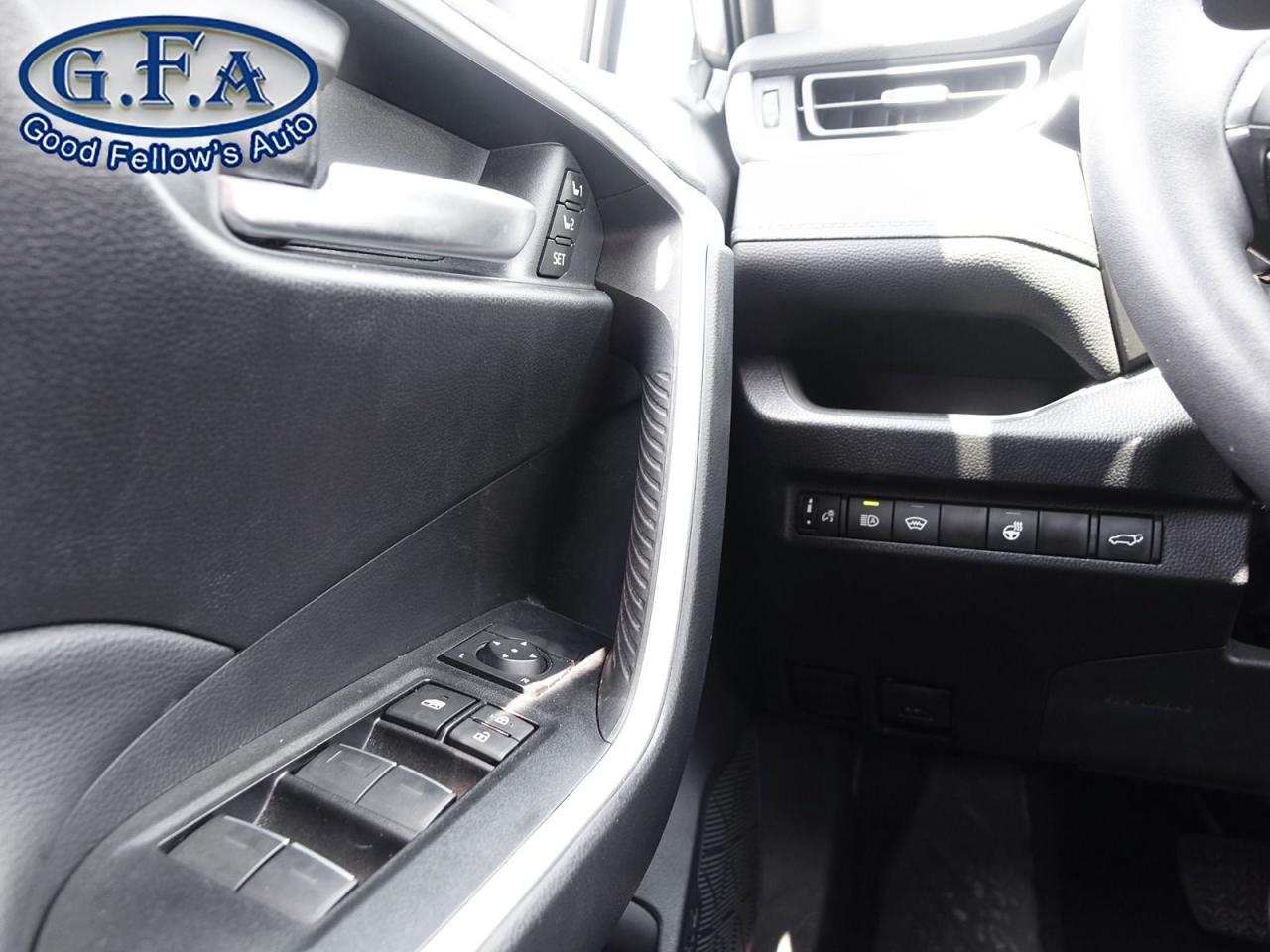 2023 Toyota RAV4 XLE PREMIUM MODEL, AWD, LEATHER SEATS, SUNROOF, RE Photo19