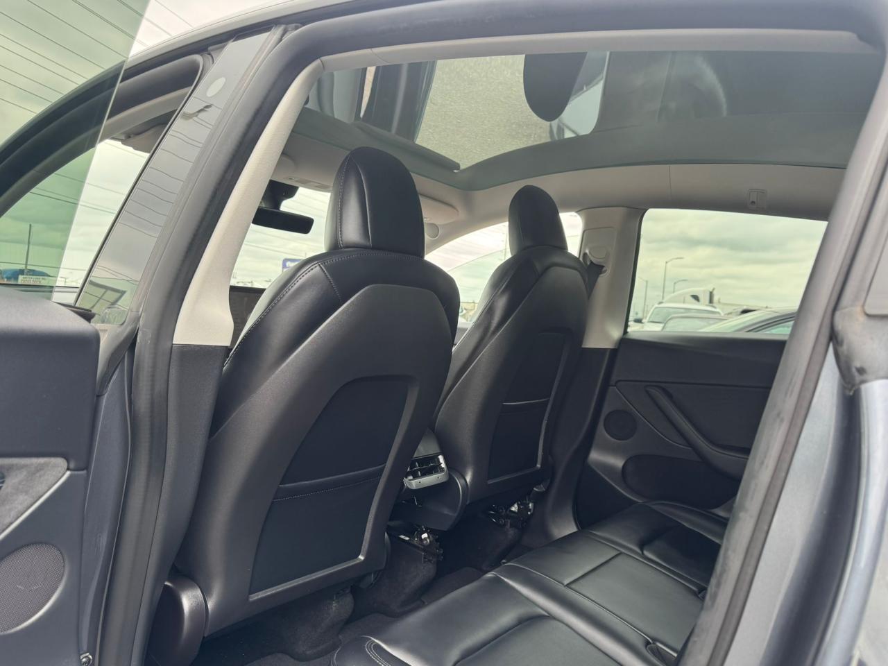 2022 Tesla Model Y PERFORMANCE - Photo #19