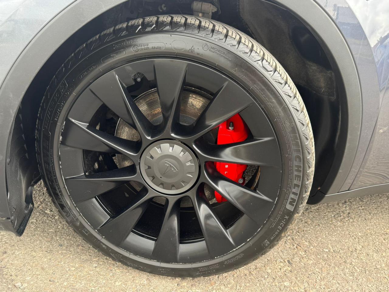 2022 Tesla Model Y PERFORMANCE - Photo #9