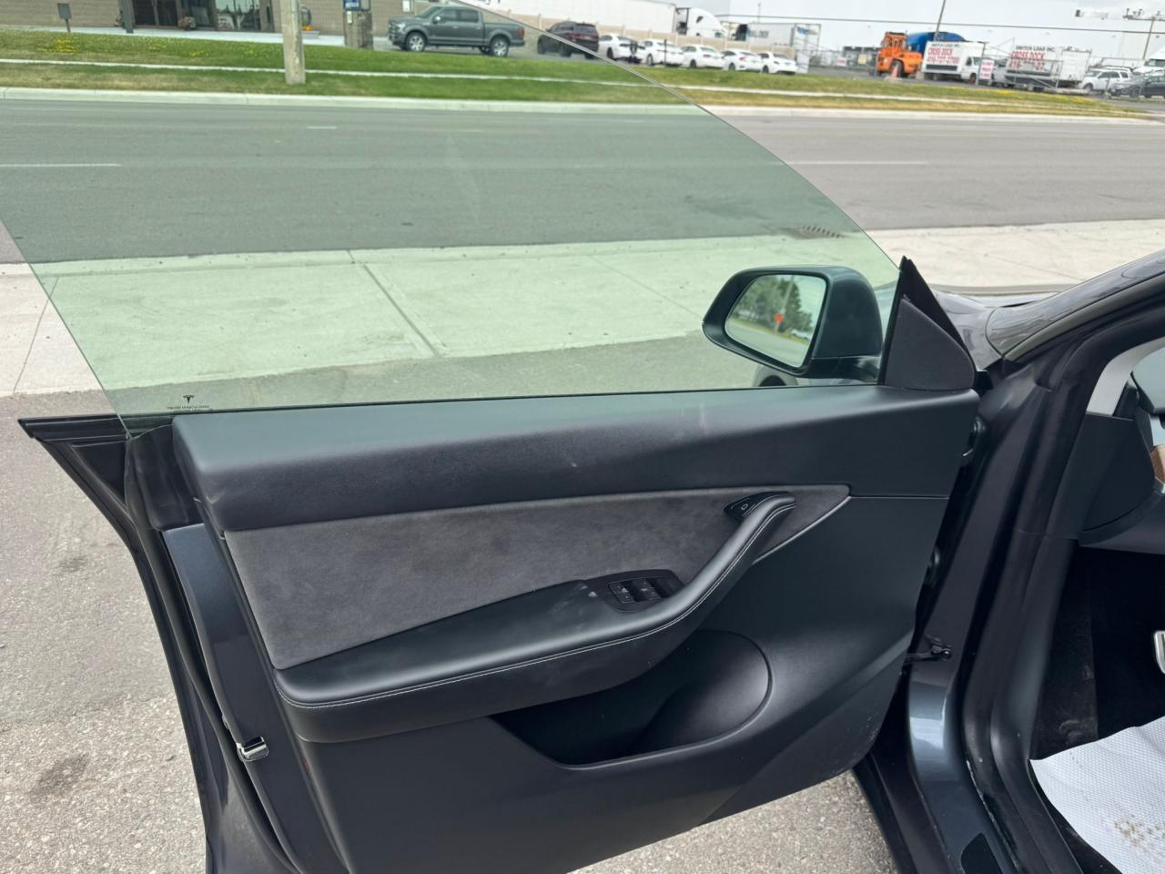 2022 Tesla Model Y PERFORMANCE - Photo #10