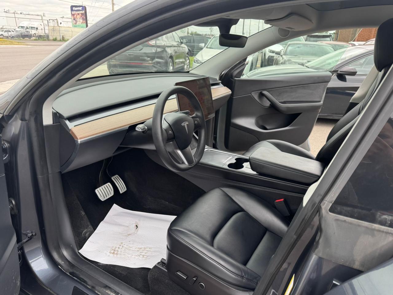 2022 Tesla Model Y PERFORMANCE - Photo #15