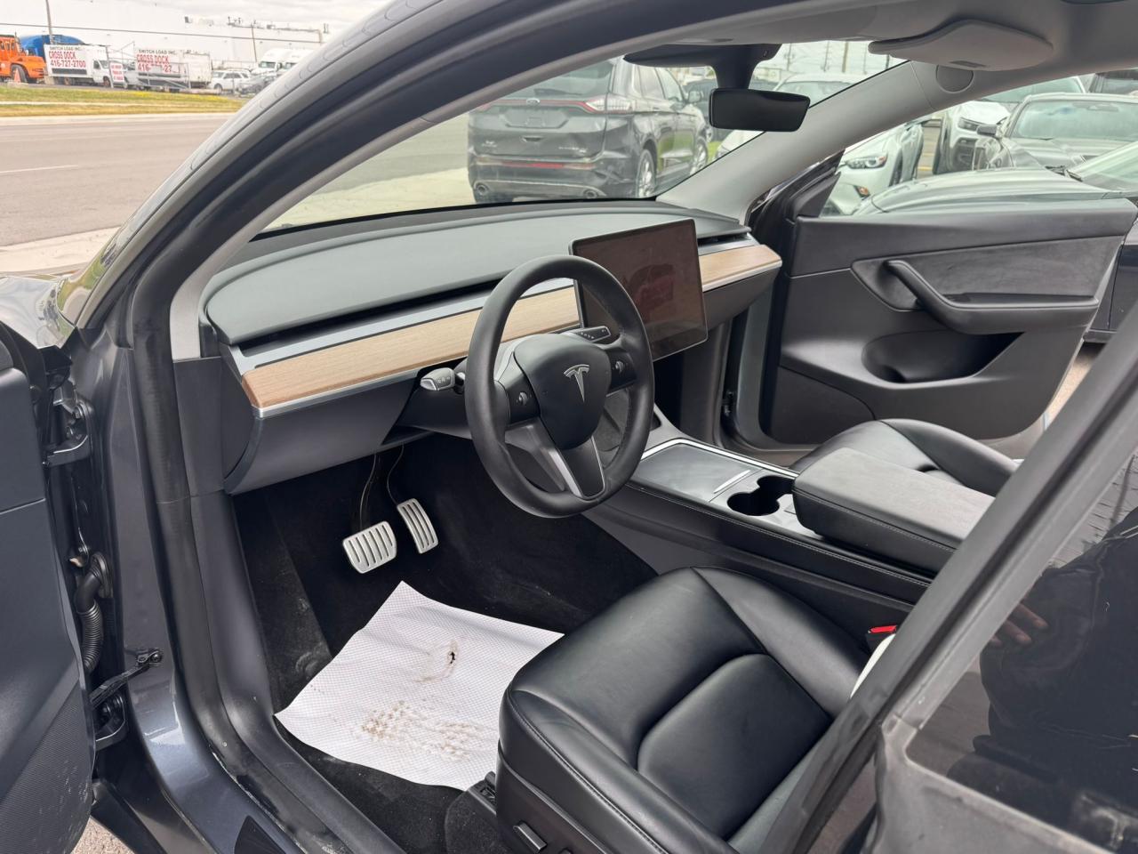 2022 Tesla Model Y PERFORMANCE - Photo #12