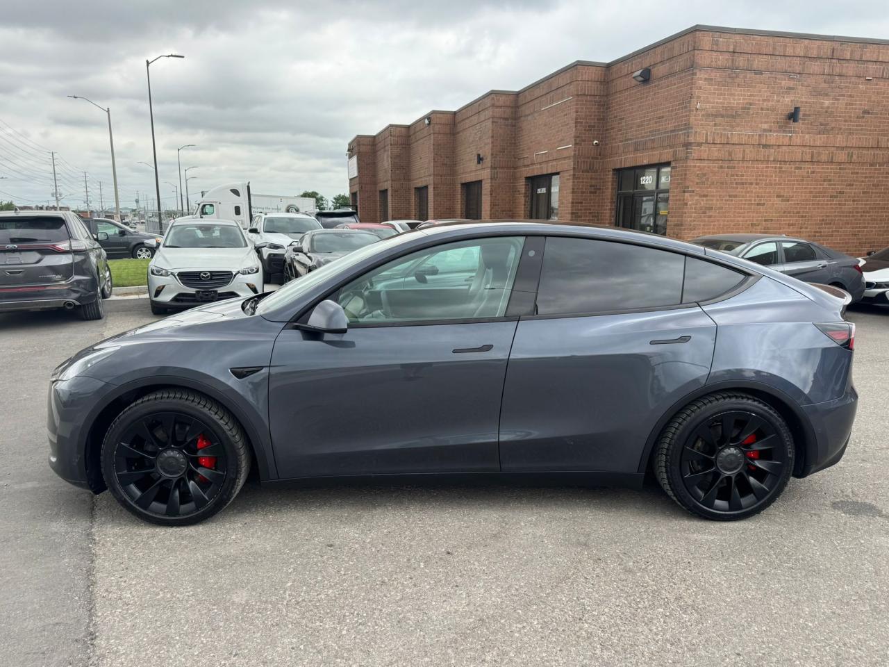 2022 Tesla Model Y PERFORMANCE - Photo #5