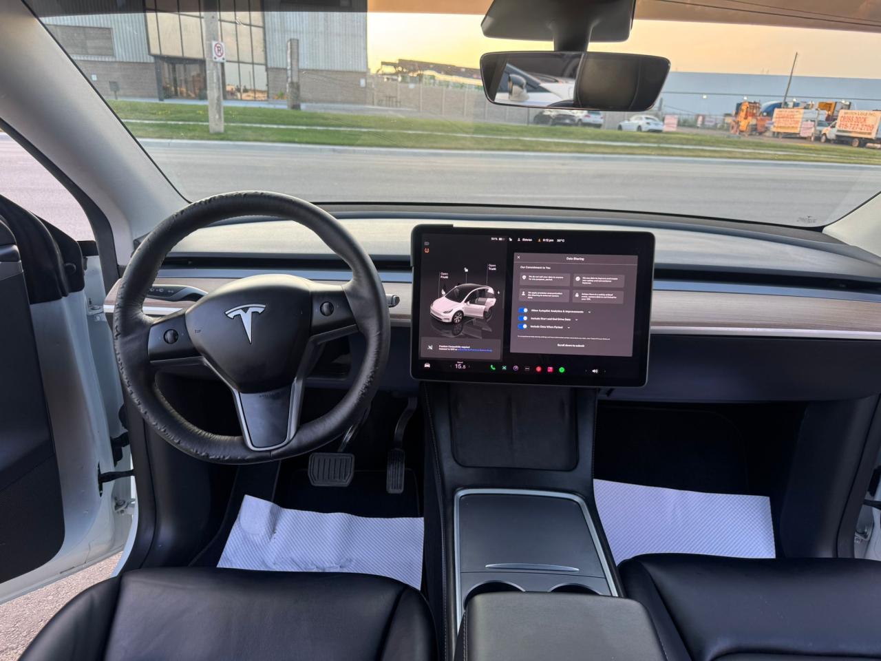 2023 Tesla Model Y LONG RANGE - Photo #14
