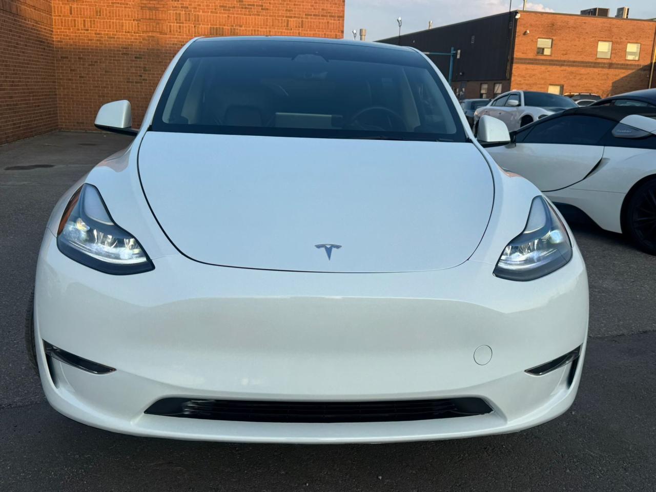 2023 Tesla Model Y LONG RANGE - Photo #3