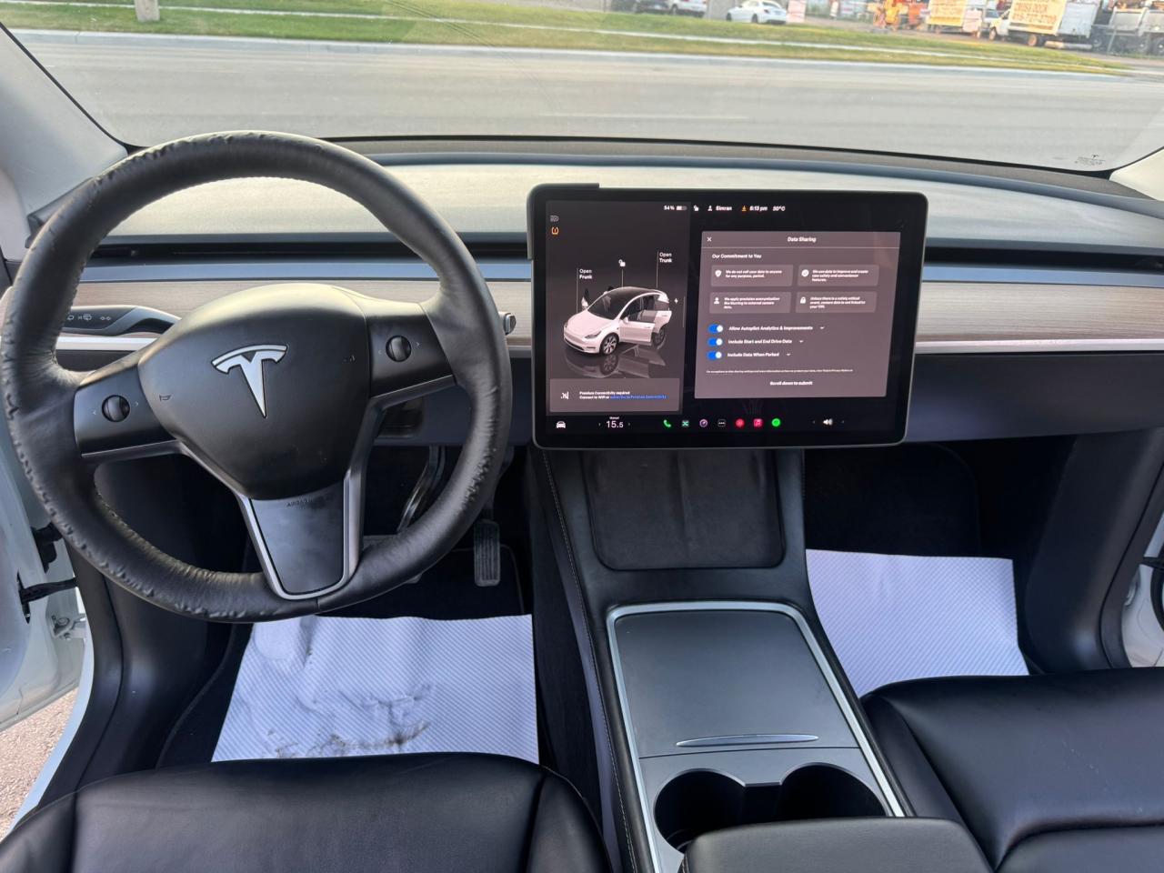 2023 Tesla Model Y LONG RANGE - Photo #12