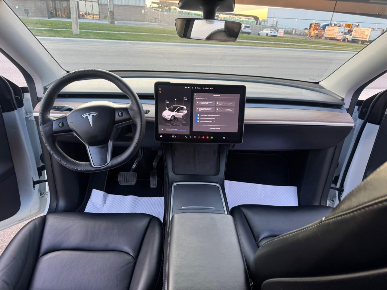 2023 Tesla Model Y LONG RANGE - Photo #17