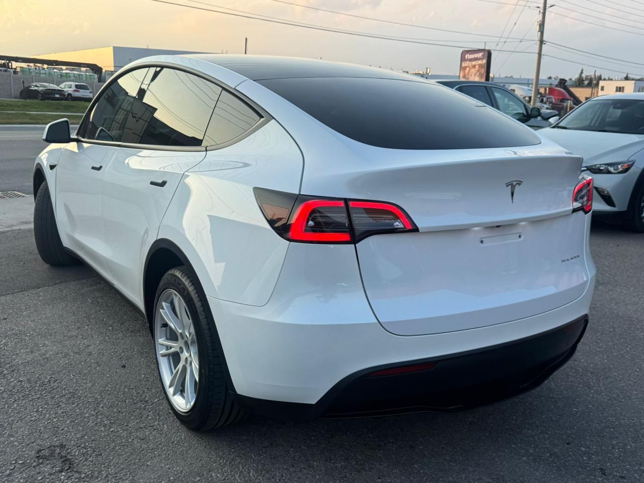 2023 Tesla Model Y LONG RANGE - Photo #7