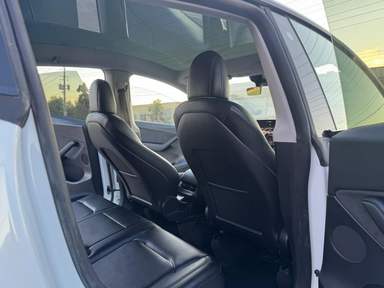 2022 Tesla Model Y LONG RANGE - Photo #18