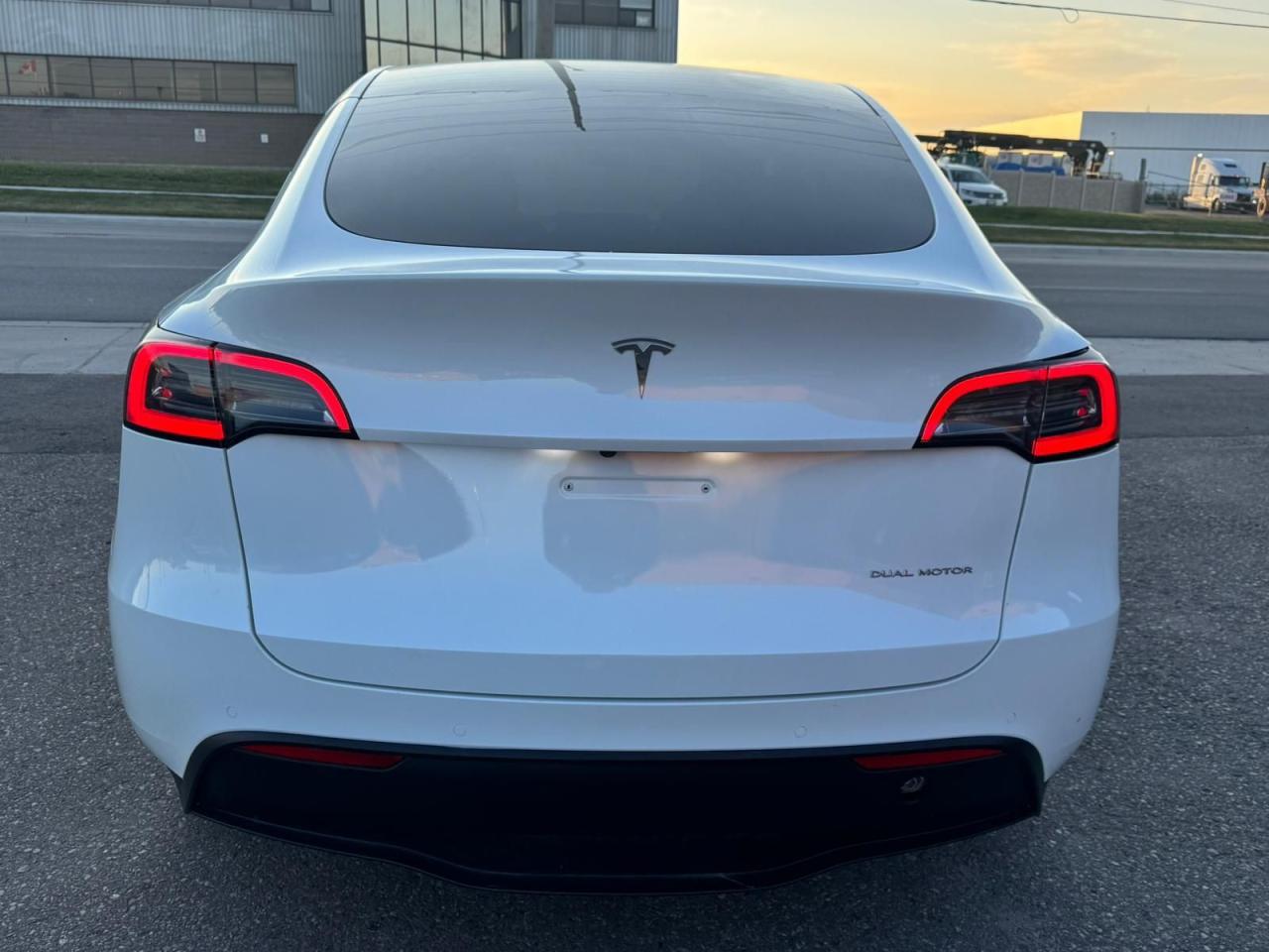 2022 Tesla Model Y LONG RANGE - Photo #6