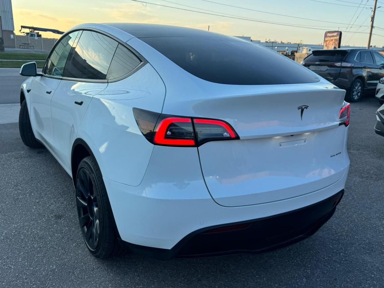 2022 Tesla Model Y LONG RANGE - Photo #7