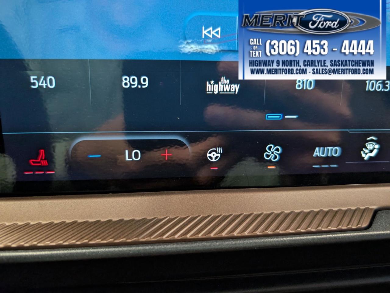 2025 Ford Bronco Sport Outer Banks - Moonroof + Photo5