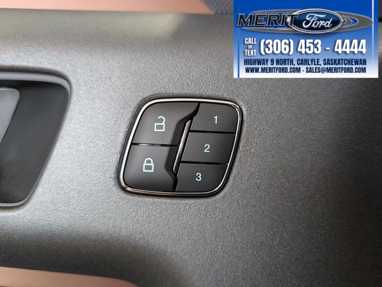 2025 Ford Bronco Sport Outer Banks - Moonroof + Photo5