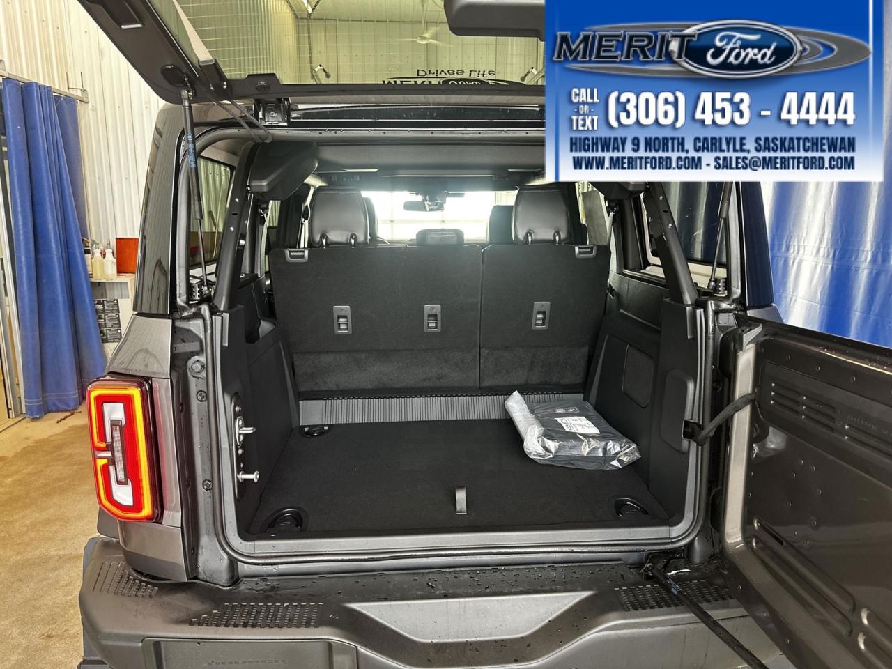 2025 Ford Bronco Badlands - Lux Black Package + Photo5