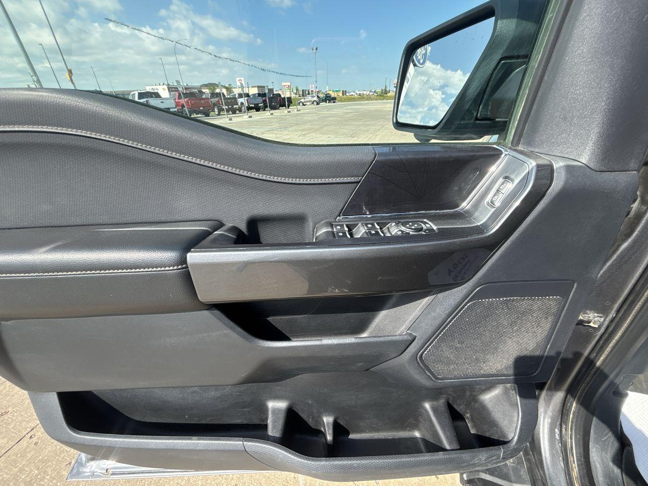 2023 Ford F-150 XLT 4WD SuperCrew 6.5' Box Photo5