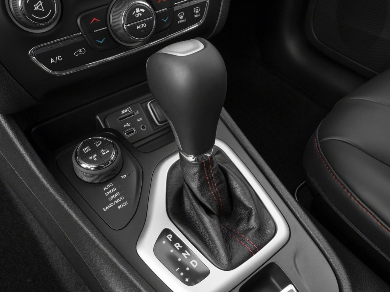 2016 Jeep Cherokee Trailhawk Photo