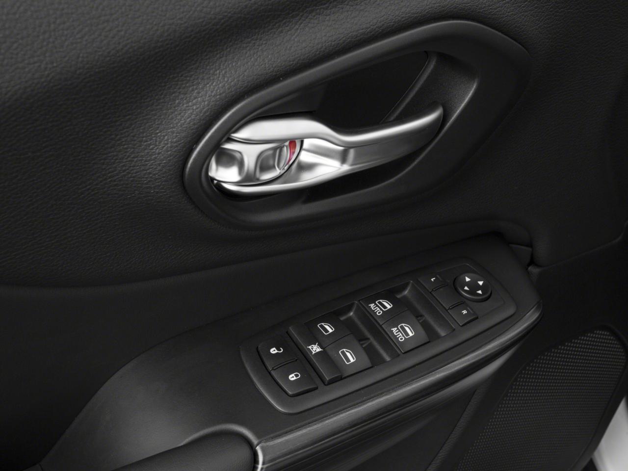 2016 Jeep Cherokee Trailhawk Photo