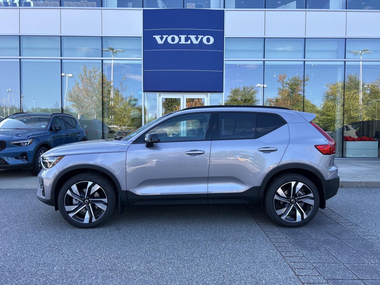 New 2026 Volvo XC40 B5 AWD Plus Dark Theme for sale in Surrey, BC
