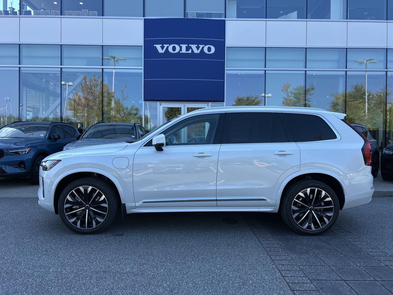 New 2026 Volvo XC90 Plug-In Hybrid T8 AWD Plus Bright Theme 7-Seater for sale in Surrey, BC