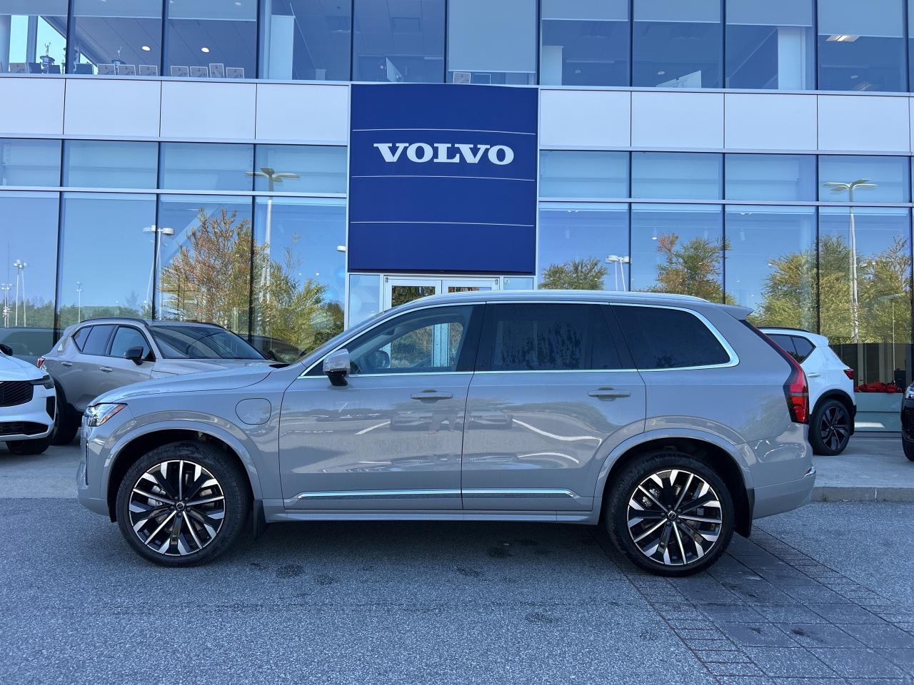 New 2026 Volvo XC90 Plug-In Hybrid T8 AWD Core Bright Theme 7-Seater for sale in Surrey, BC