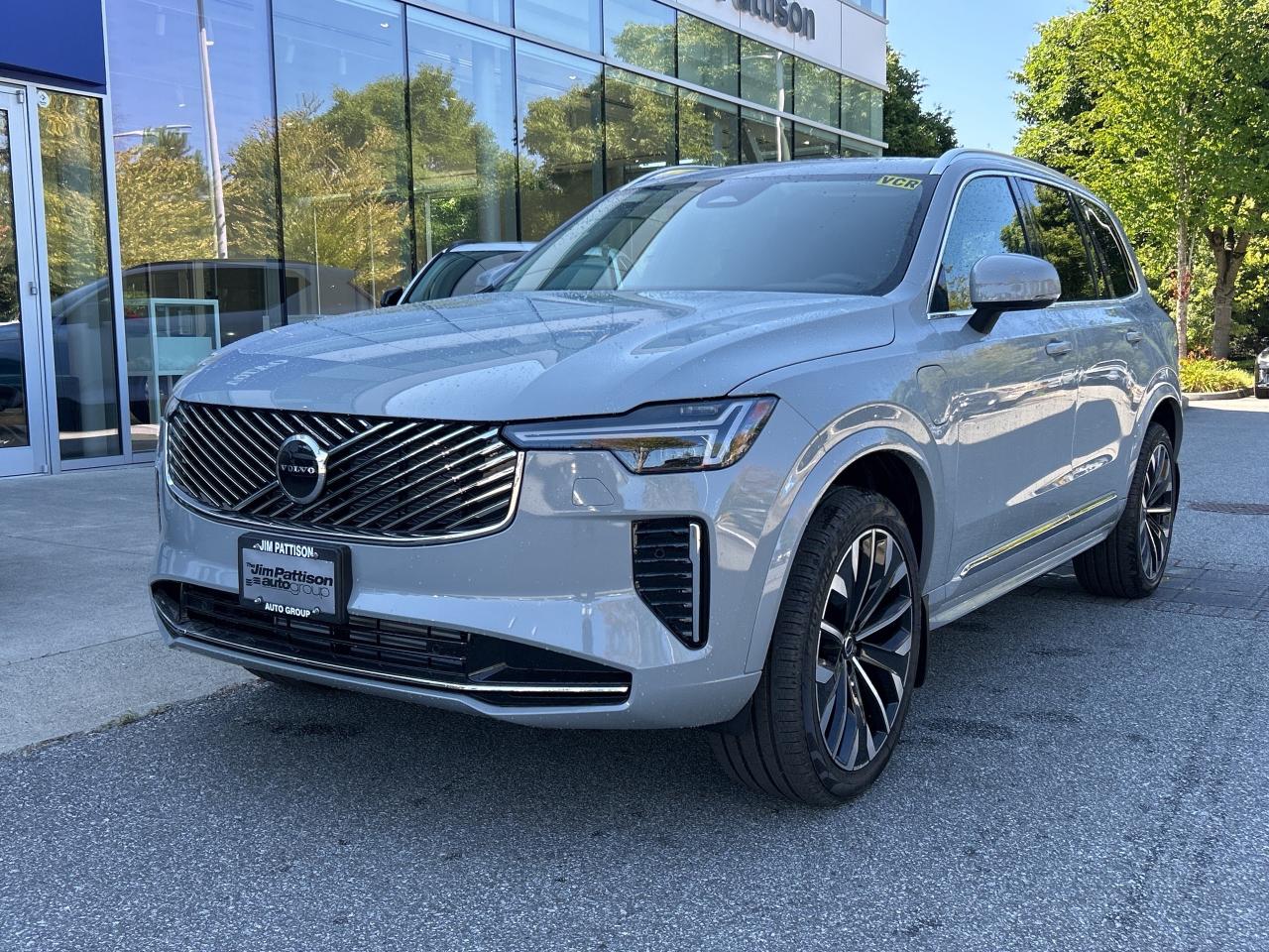 New 2026 Volvo XC90 Plug-In Hybrid T8 AWD Core Bright Theme 7-Seater for sale in Surrey, BC