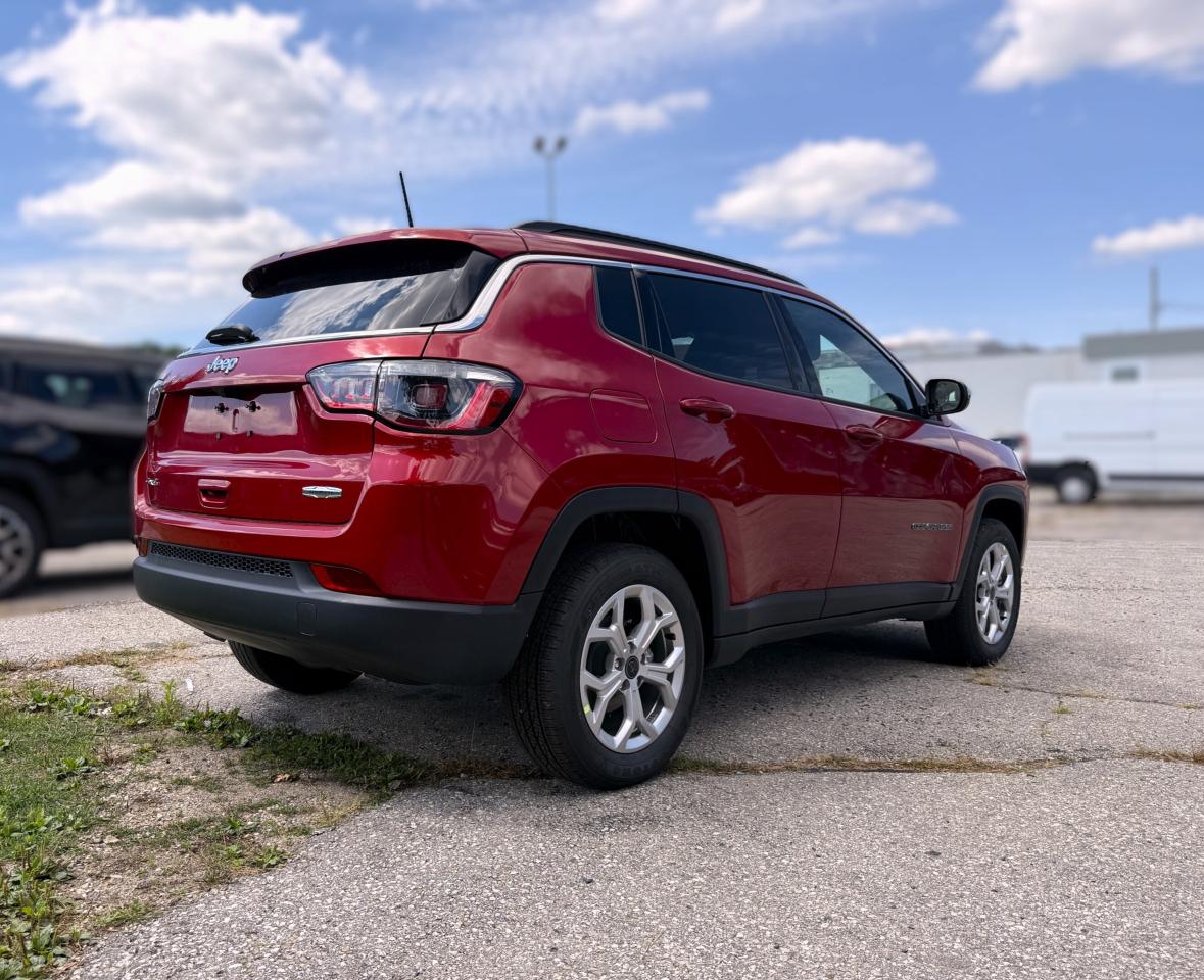 2025 Jeep Compass NORTH 4X4 Photo4