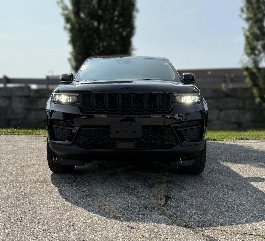 2025 Jeep Grand Cherokee ALTITUDE 4X4 Photo1