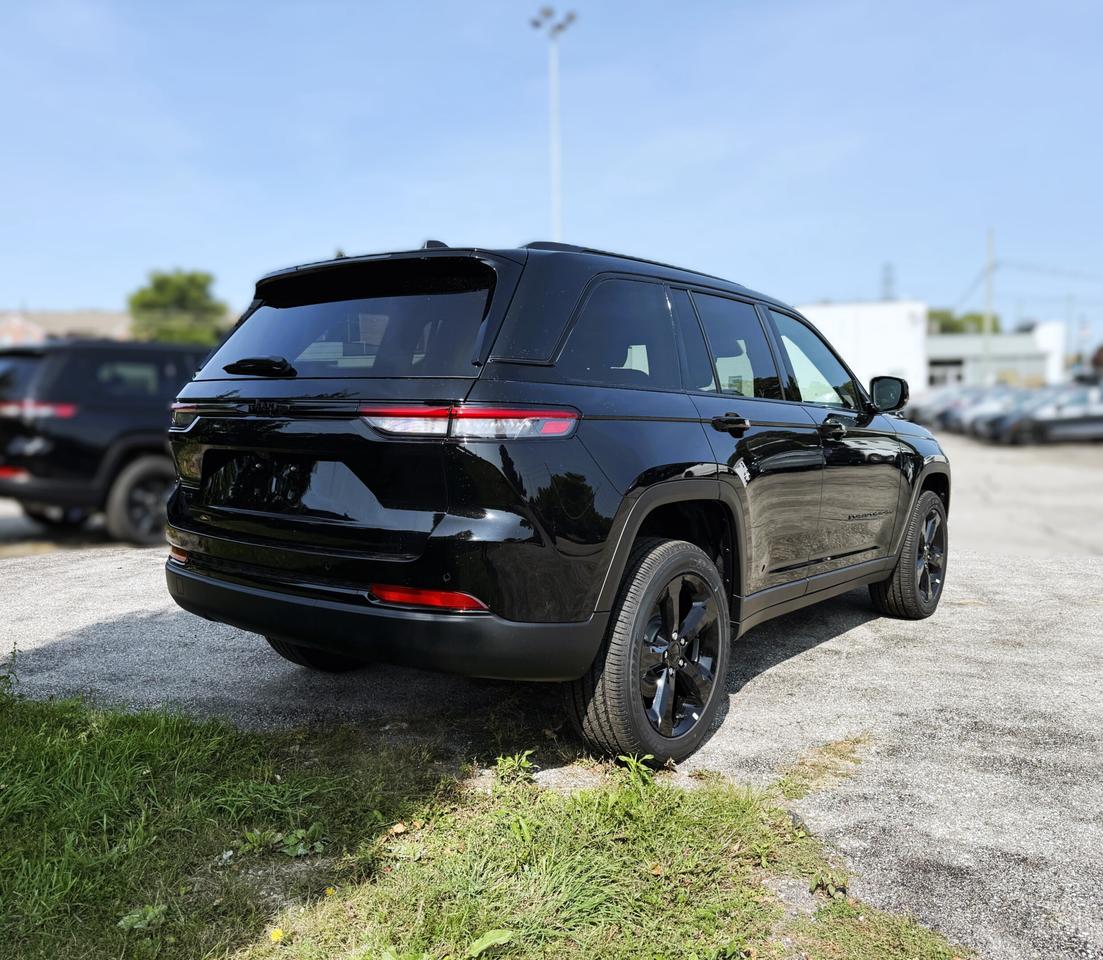 2025 Jeep Grand Cherokee ALTITUDE 4X4 Photo4