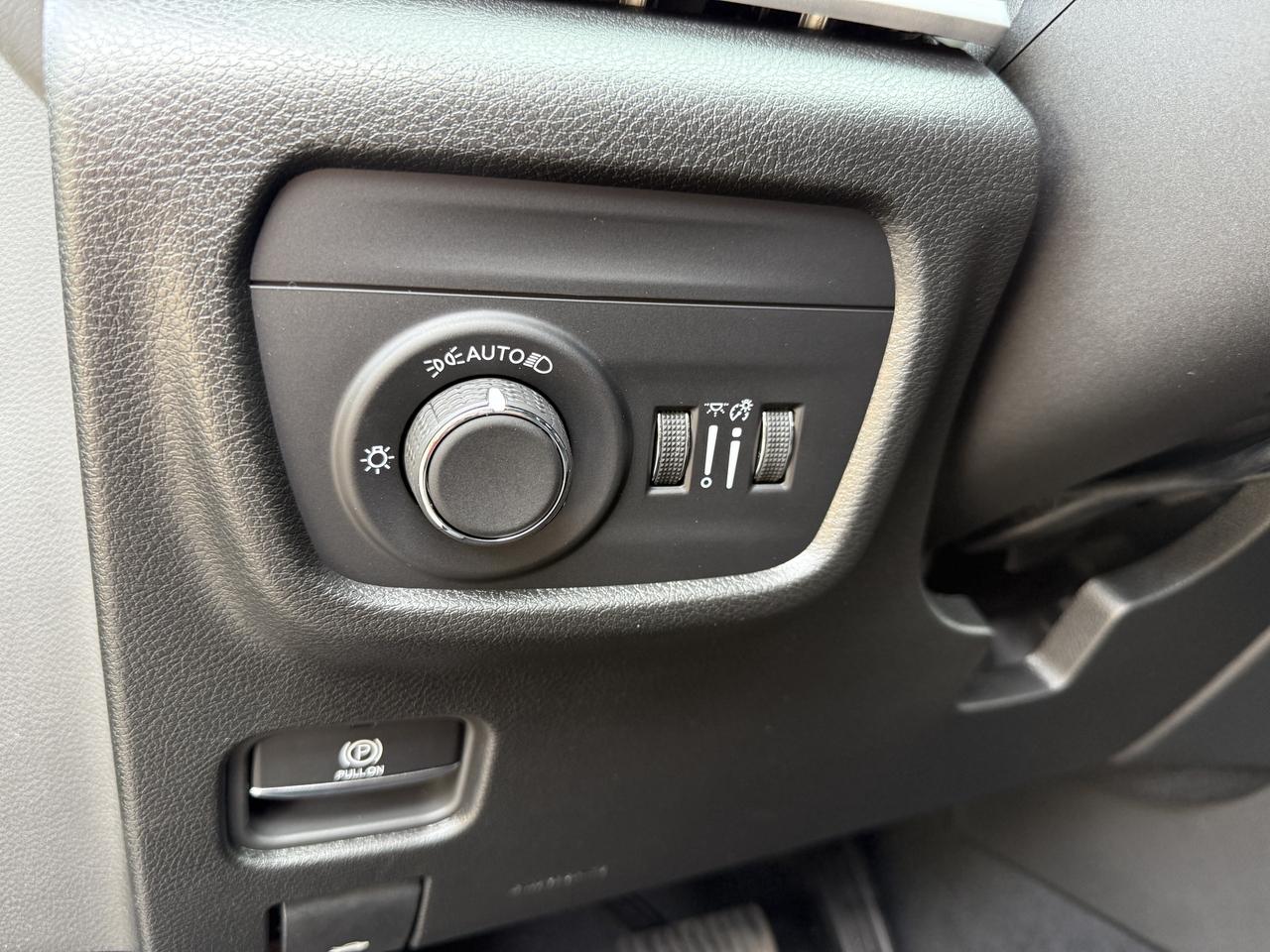 2025 Jeep Grand Cherokee ALTITUDE 4X4 Photo