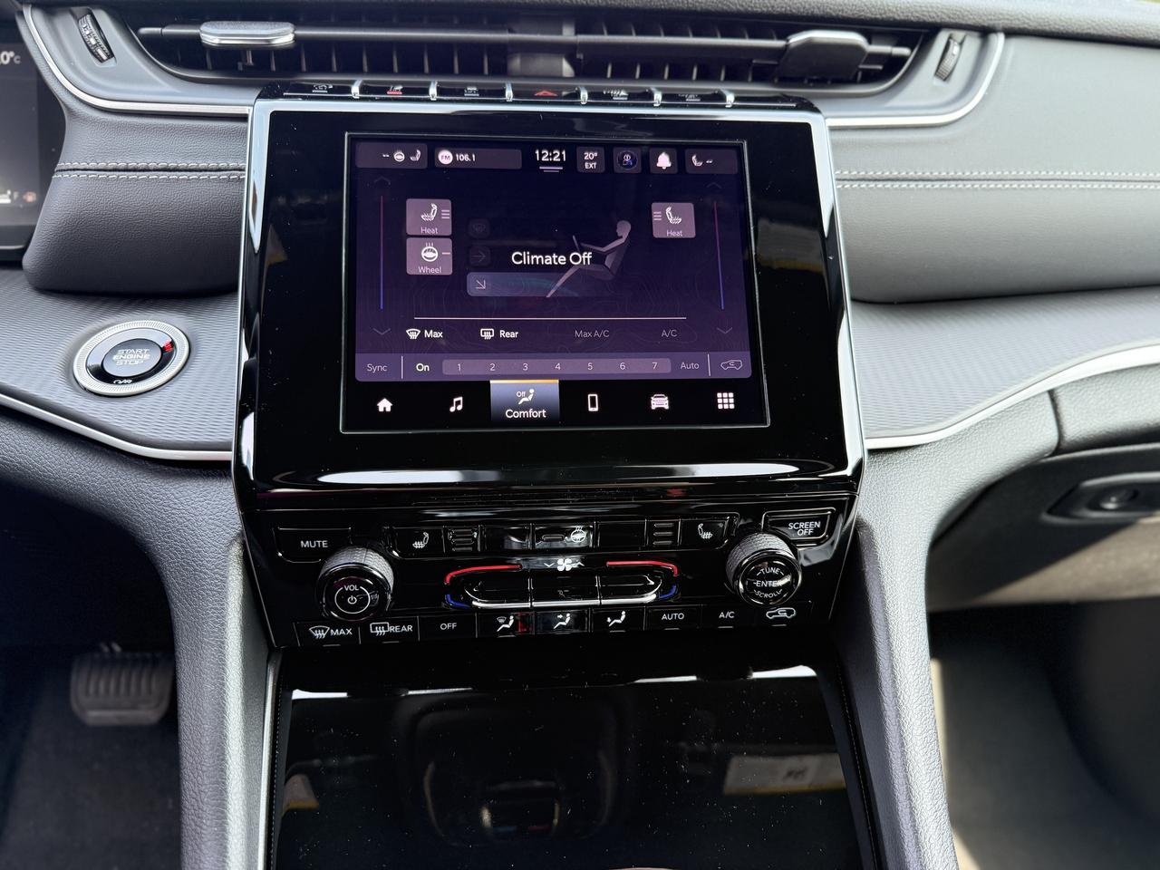 2025 Jeep Grand Cherokee ALTITUDE 4X4 Photo