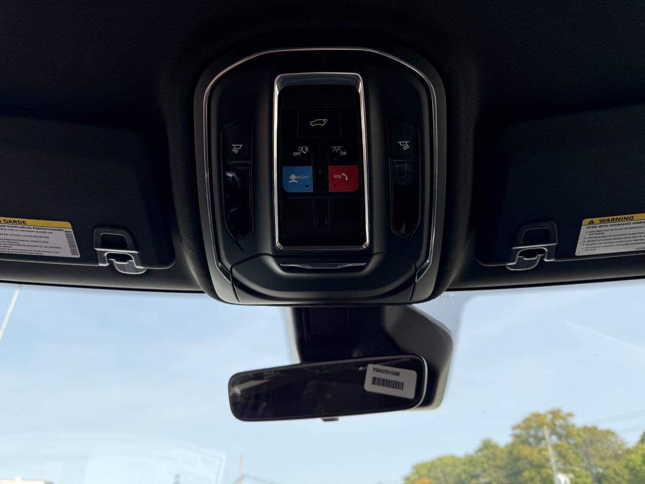 2025 Jeep Grand Cherokee ALTITUDE 4X4 Photo