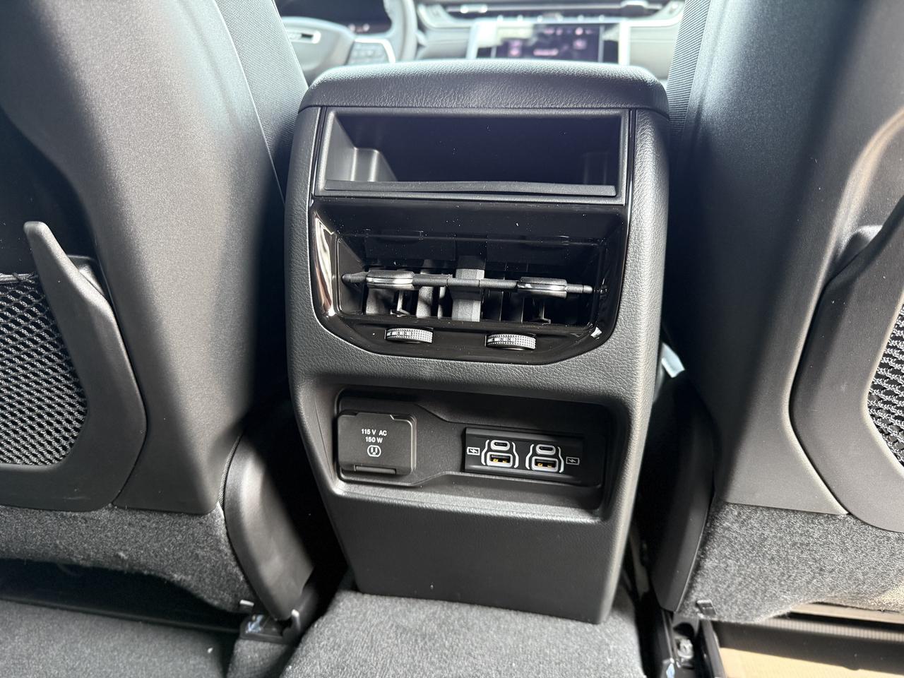 2025 Jeep Grand Cherokee ALTITUDE 4X4 Photo